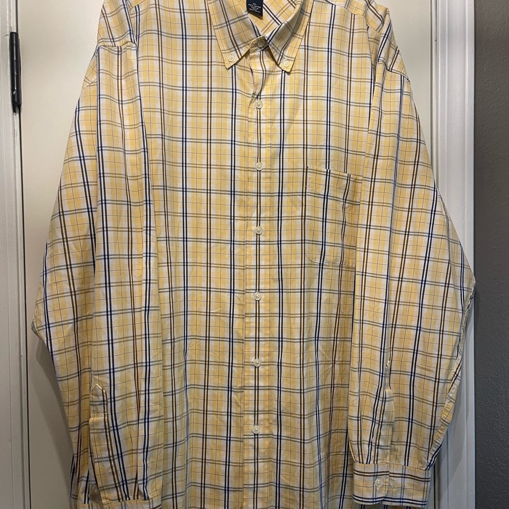 GH Bass & CO Yellow and Blue Plaid Men's button up Shirt